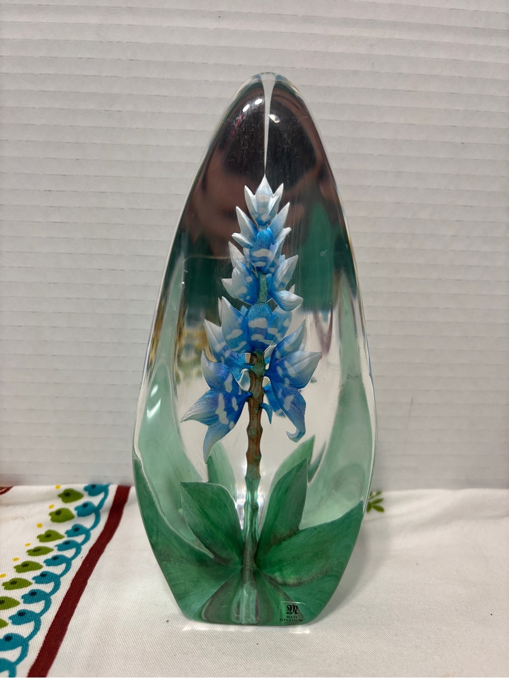 Vintage Signed Mats Jonasson Maleras Sweden Art Glass Blue Orchid Paperweight